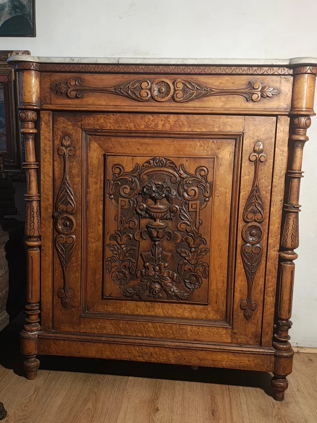 Comoda Francesa o mueble buffet.