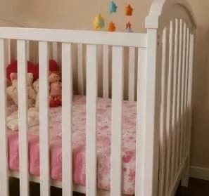 Cuna Delta Children Arbour