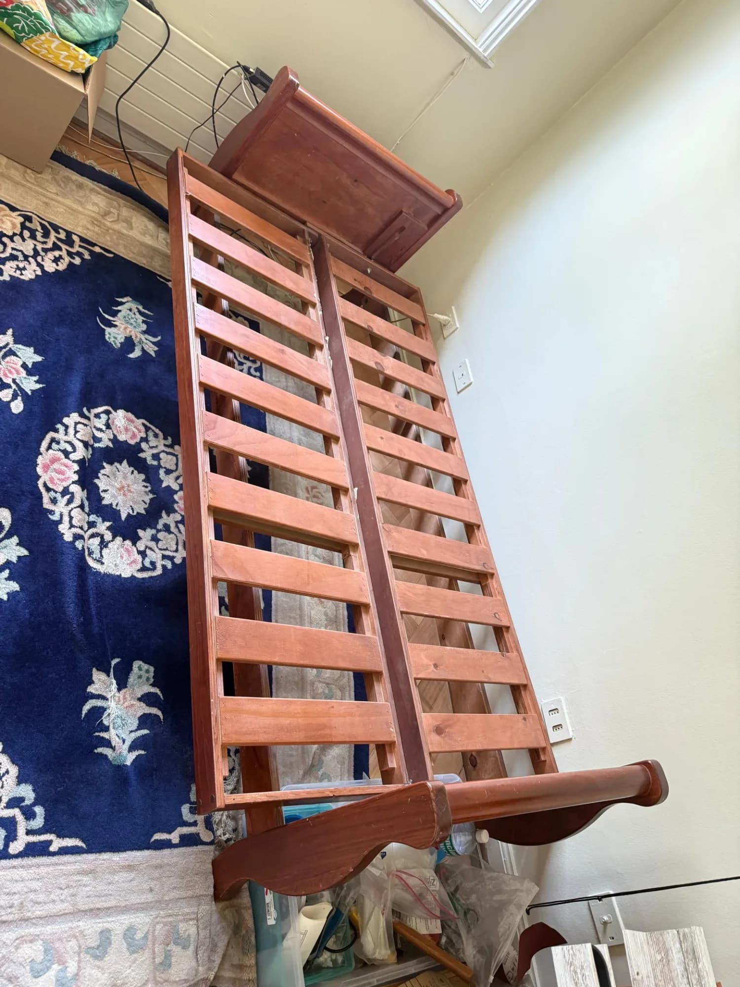 Futon estructura de madera.