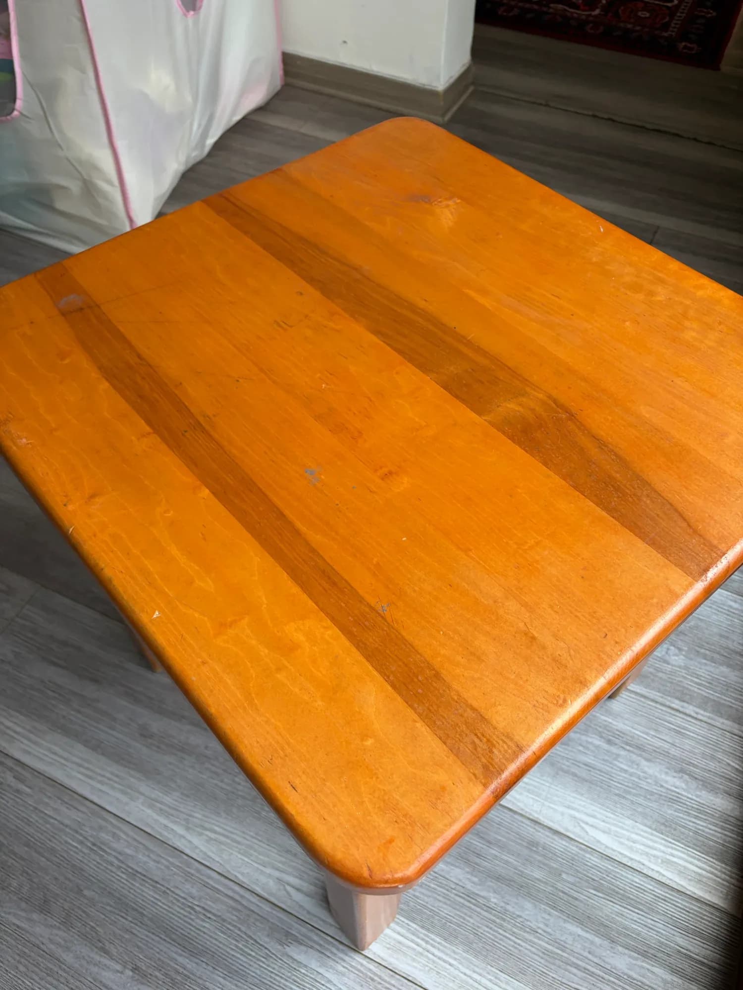 Mesa de madera.