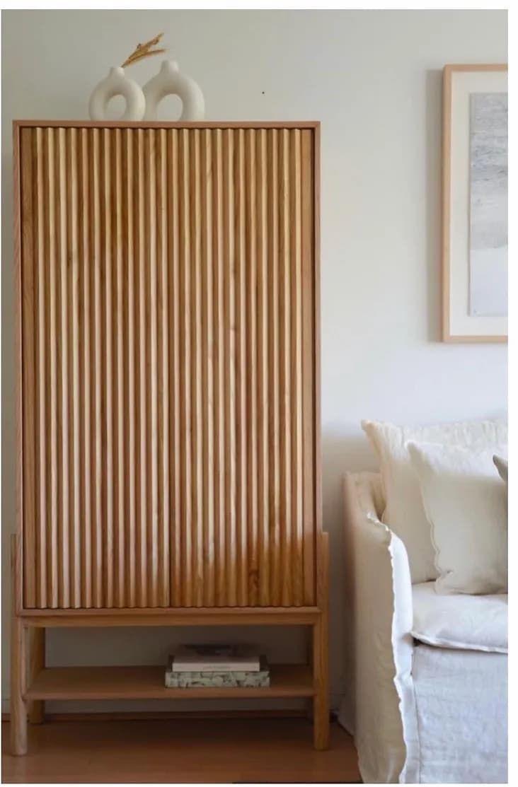 Mueble bar de madera de encina y enchape encina