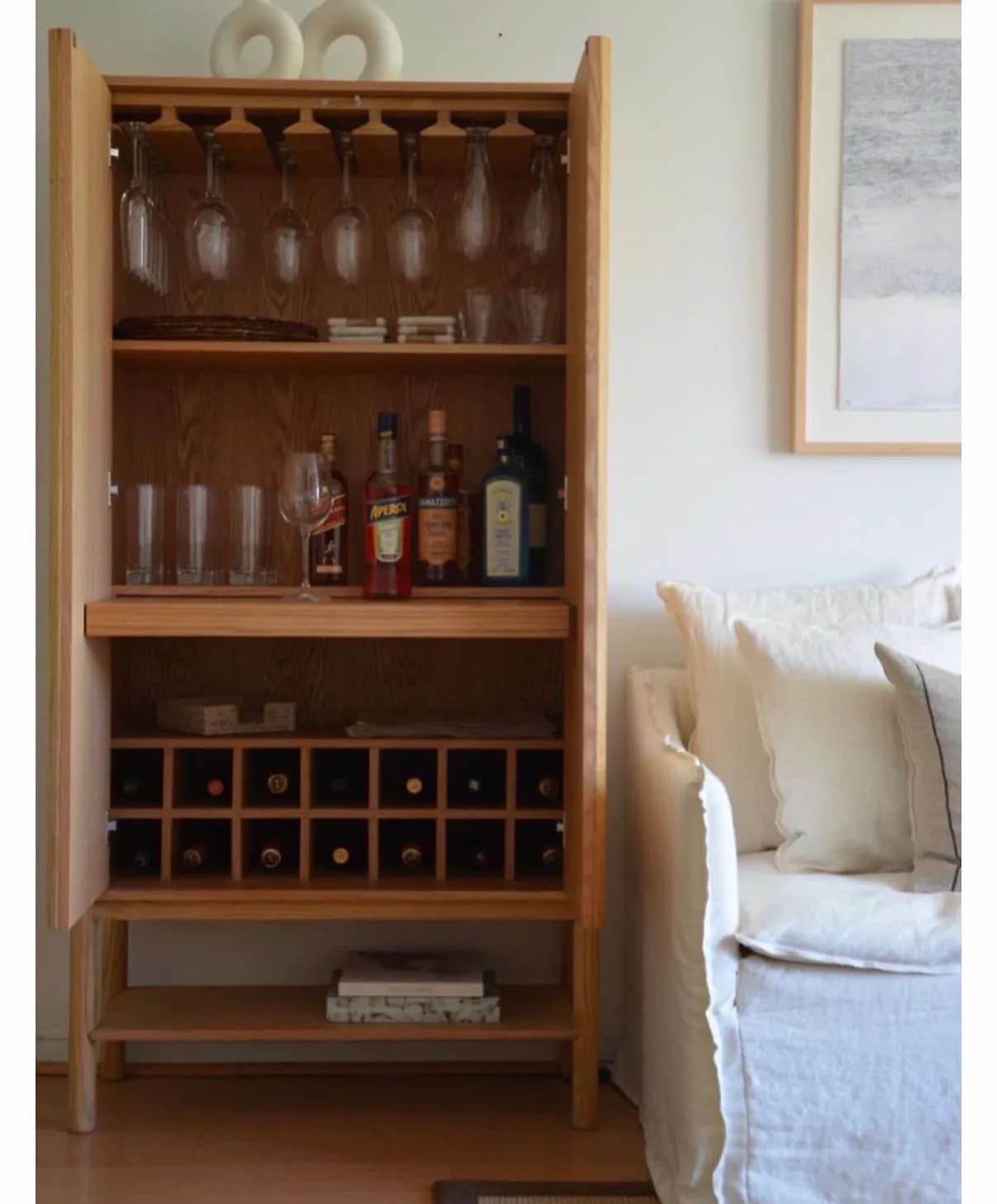 Mueble bar de madera de encina y enchape encina