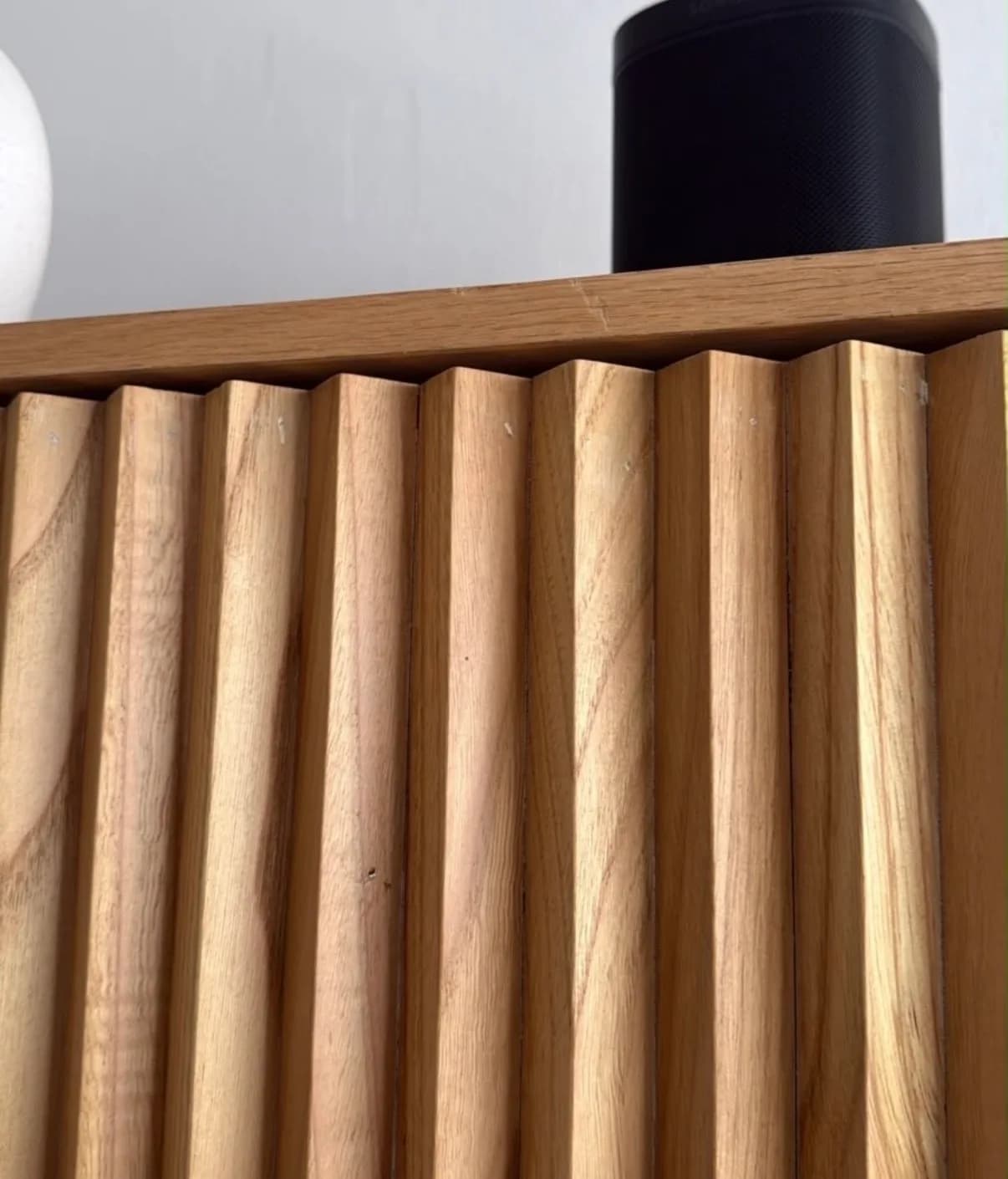 Mueble bar de madera de encina y enchape encina